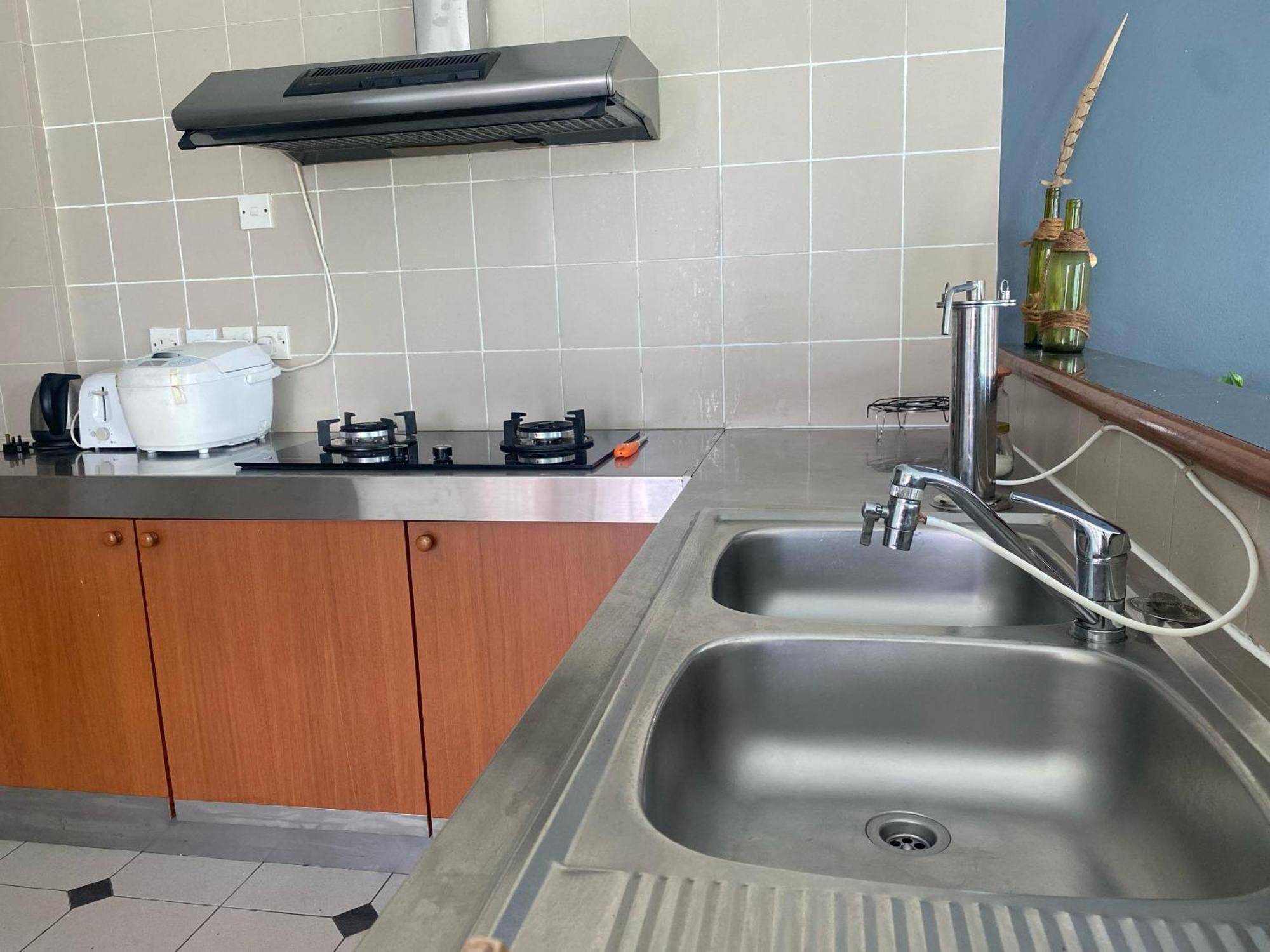 Wesberly Apartments Κουτσίνγκ Εξωτερικό φωτογραφία